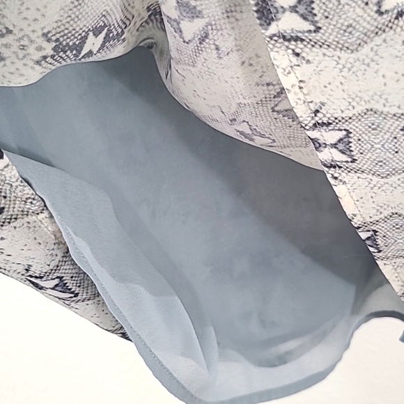 CABI Sleeveless Patterned Lightweight Blue/Gray Tunic Top, size XS - Picture 6 of 7